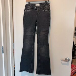 FREE PEOPLE WE THE FREE SIZE 26 Flare Jean